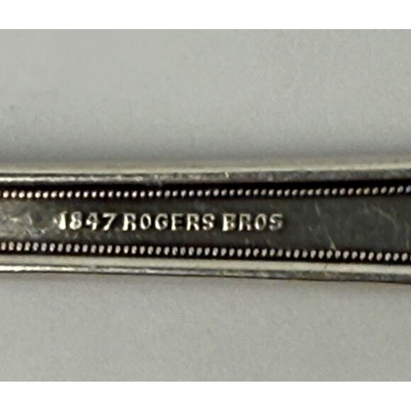 1847 Rogers Bros 1924 Ancestral Meat Serving Fork Antique Victorian Silverplate - Picture 7 of 7